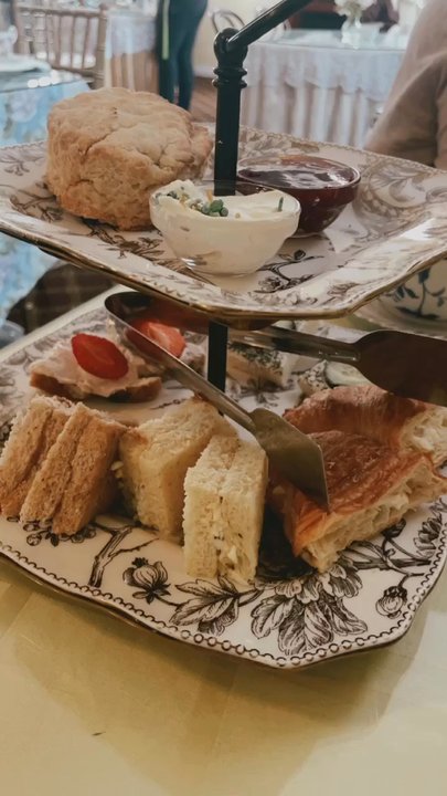 McKenna's Tea Cottage - Lady Hamilton Tea set & Lemon Lavender Tea - Coffee & Tea Near Me - Seal Beach, California