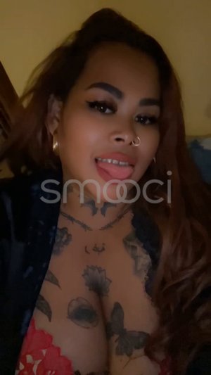 Selena Singapore Escort Video #25960