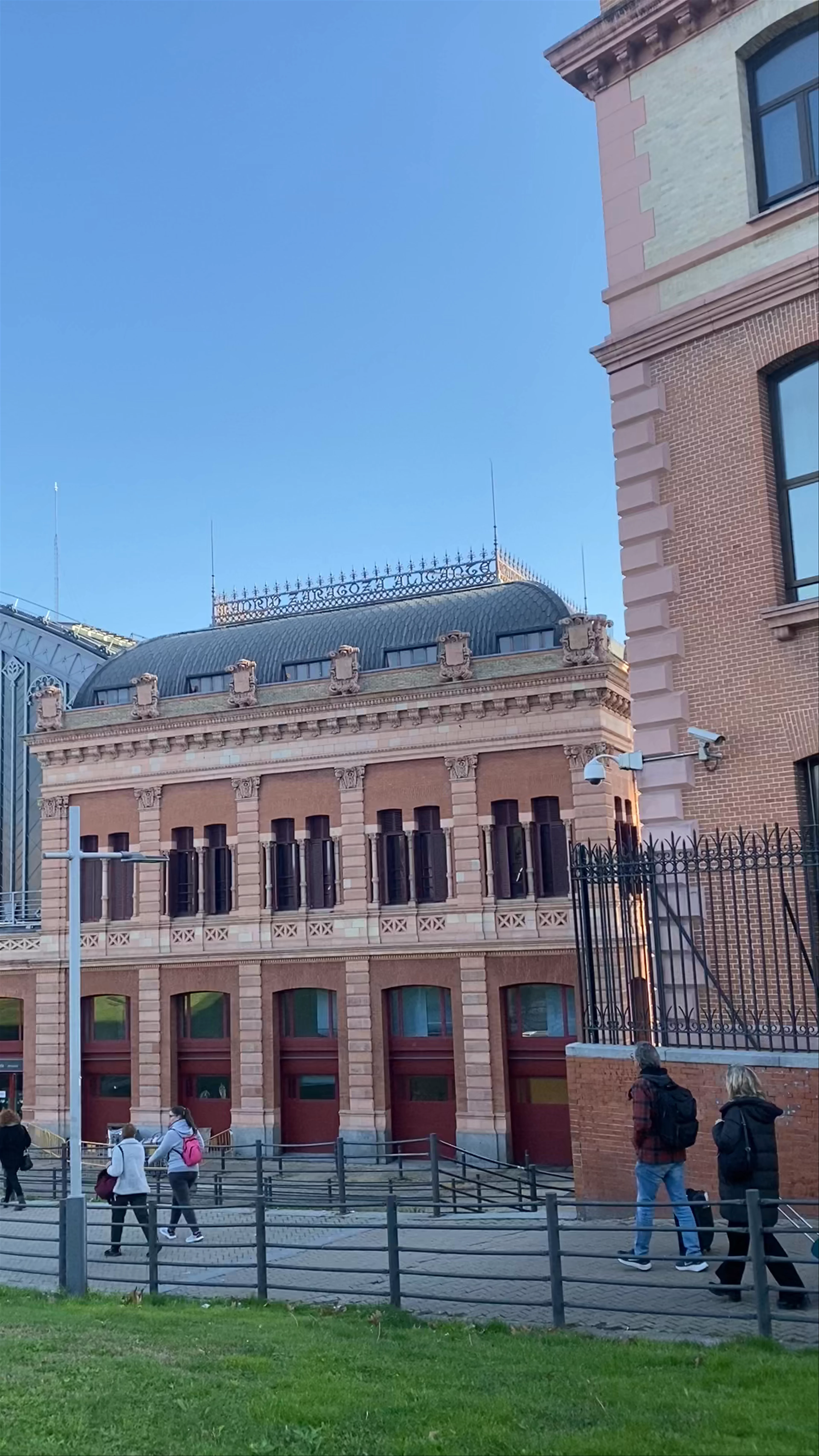 Madrid-Puerta de Atocha-Almudena Grandes, Plaza del Emperador Carlos V