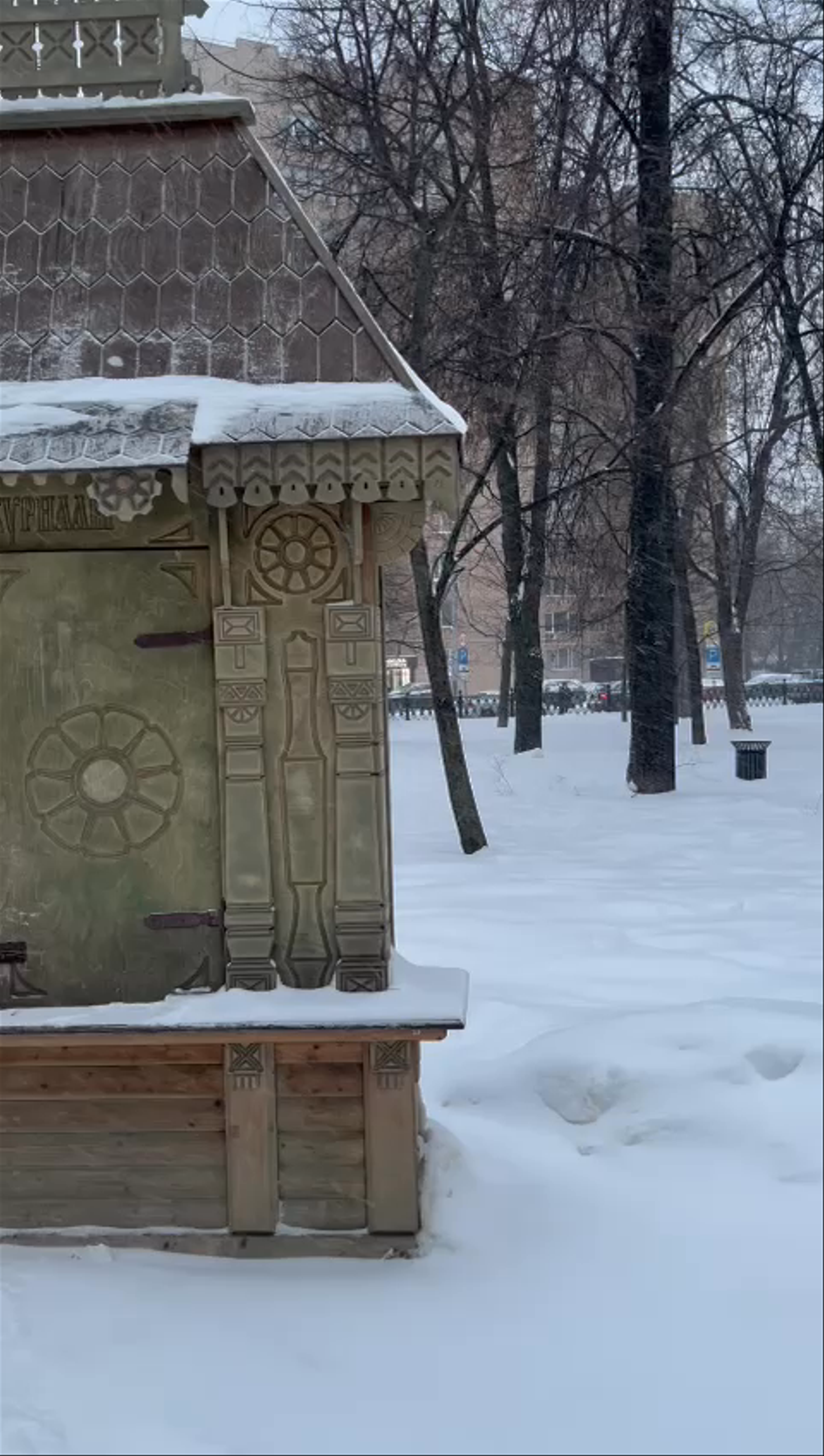 Devichye Polye Square