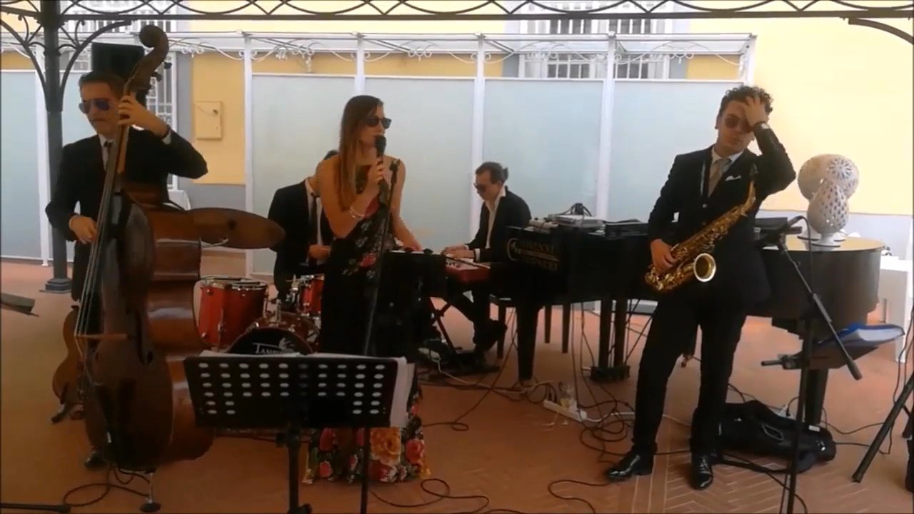 The Naples Swing Band - Cheek To Cheek - video