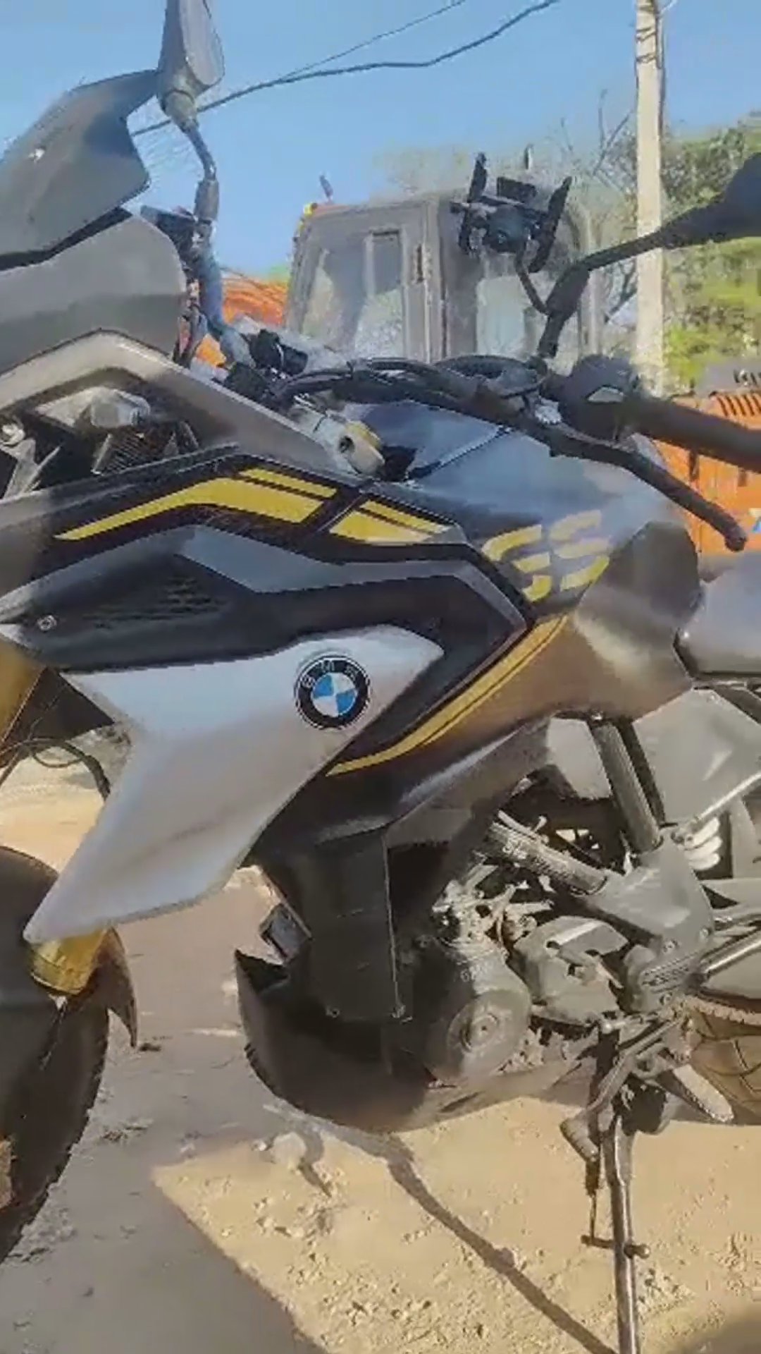 Walk-around video thumbnail