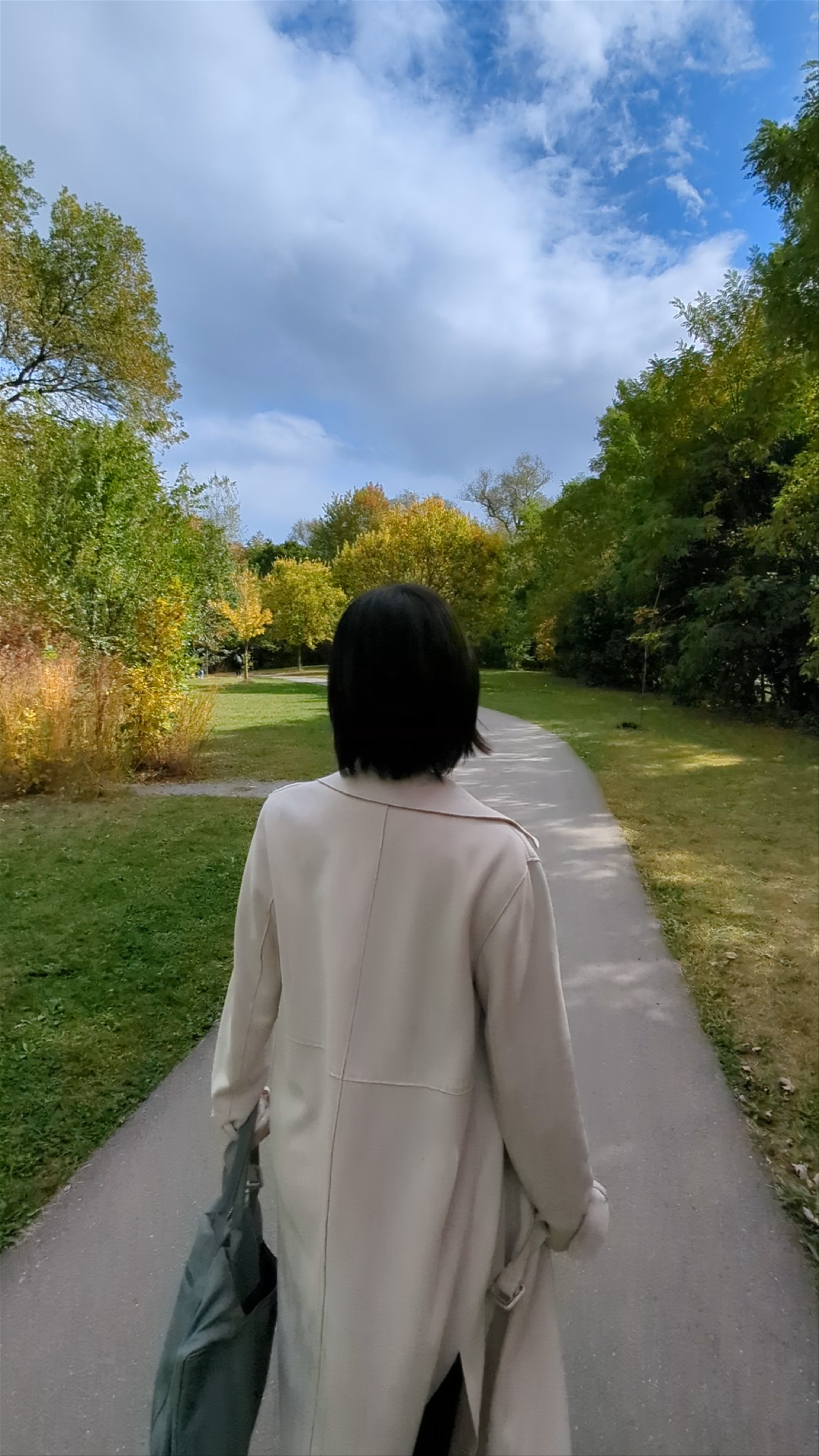 Peaceful Autumn Stroll in Parc Etienne Brulé, Toronto
