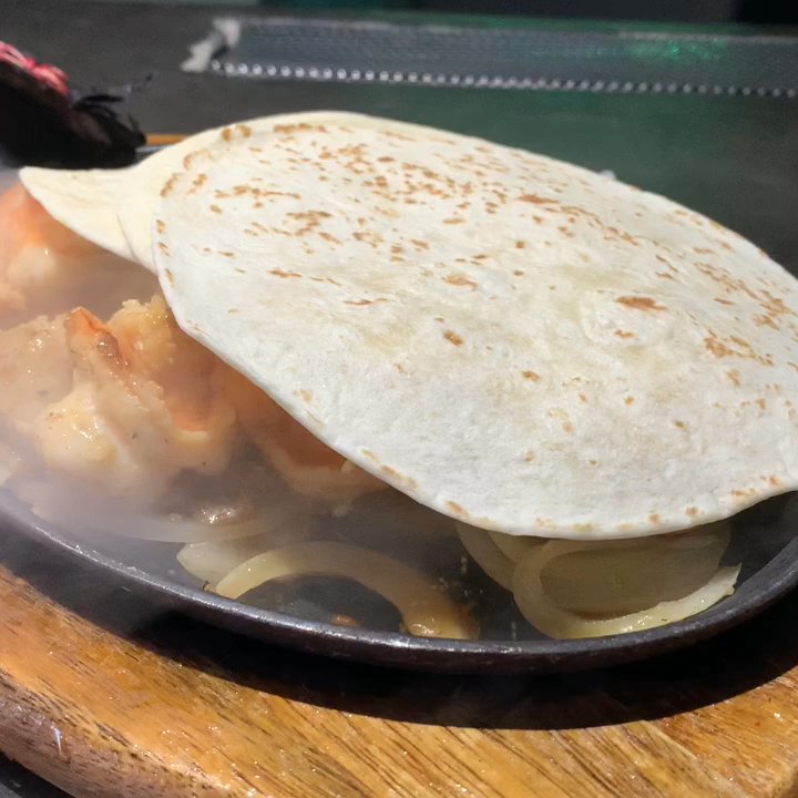 Lupi's - Sizzling Garlic Shrimp Fajitas - Mexican Near Me - Carolina, Puerto Rico