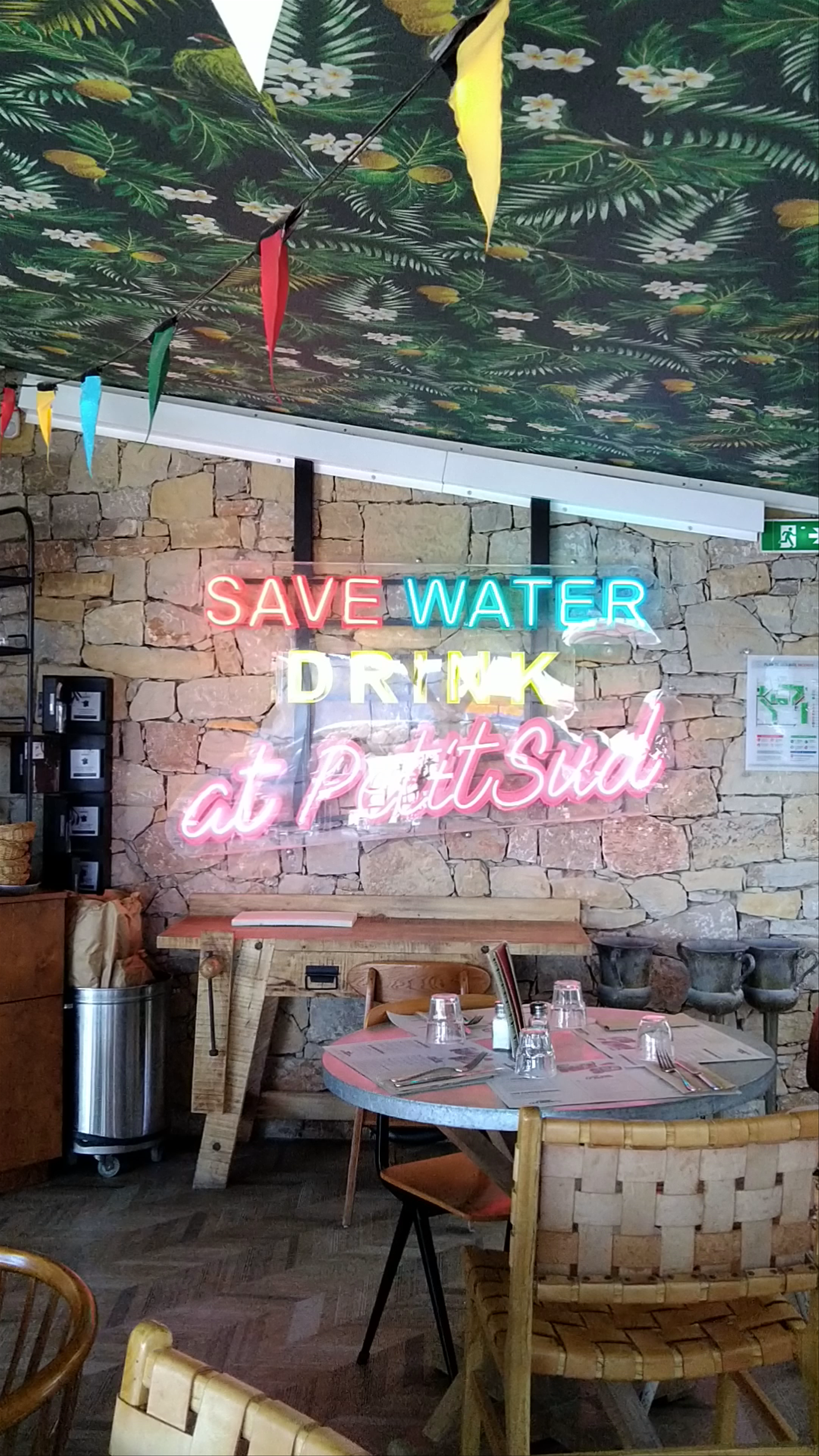 PETIT SUD: Coastal Charm and Eclectic Vibes at Plage du Mourillon, Toulon