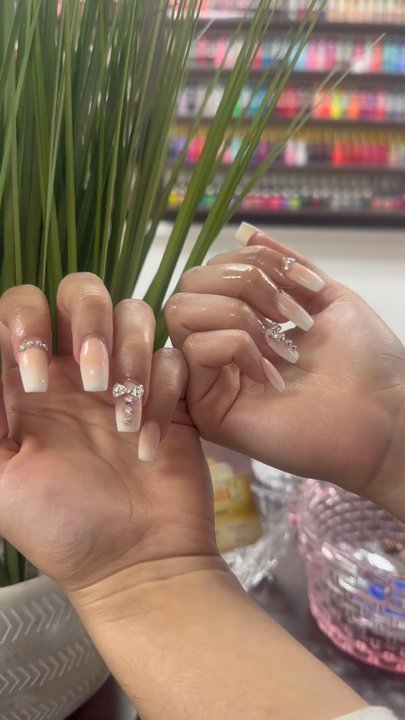 S&J Nails - Nail Salons Near Me - Chicago, Illinois