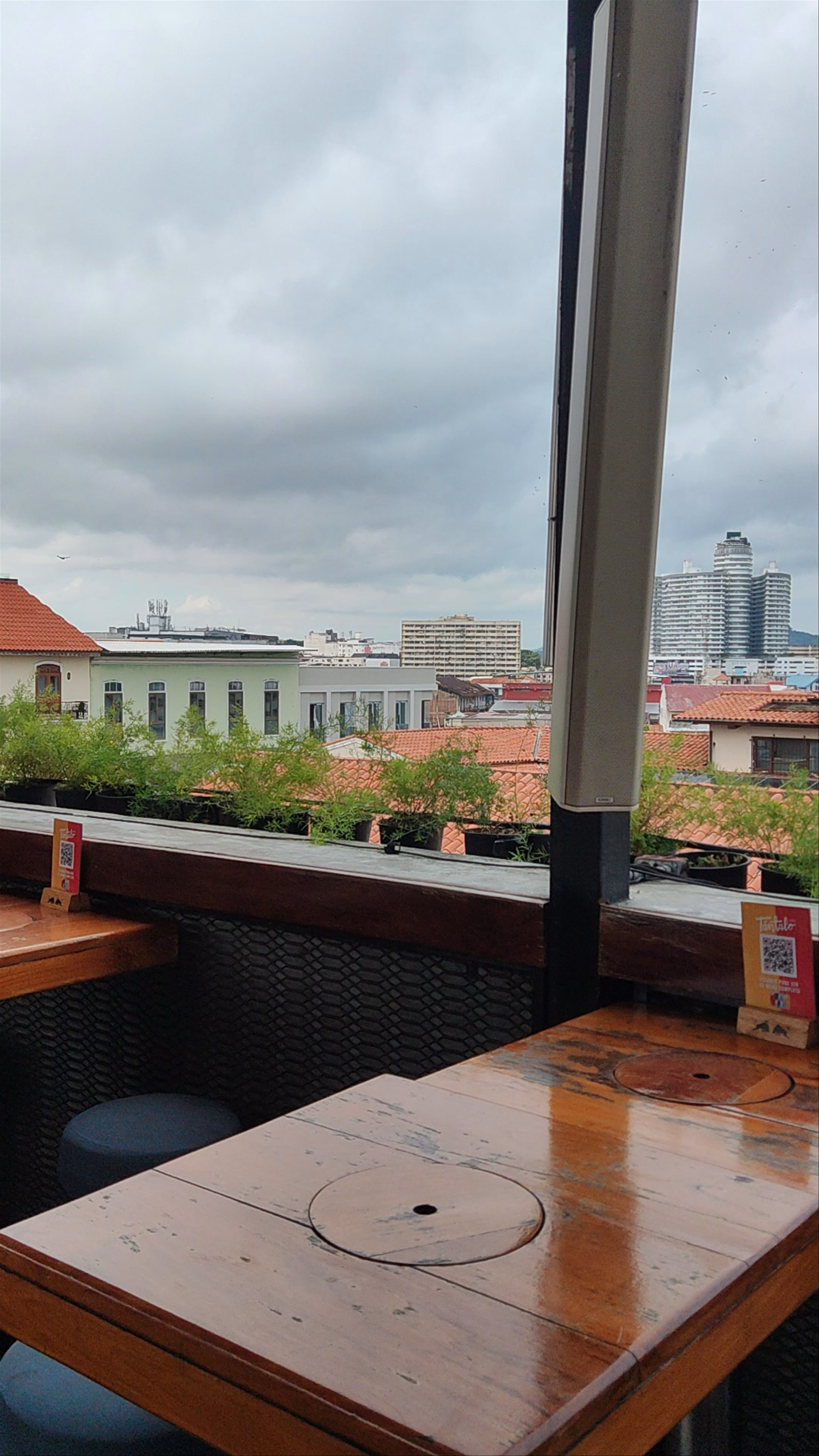 Tántalo Hotel / Kitchen / Roofbar