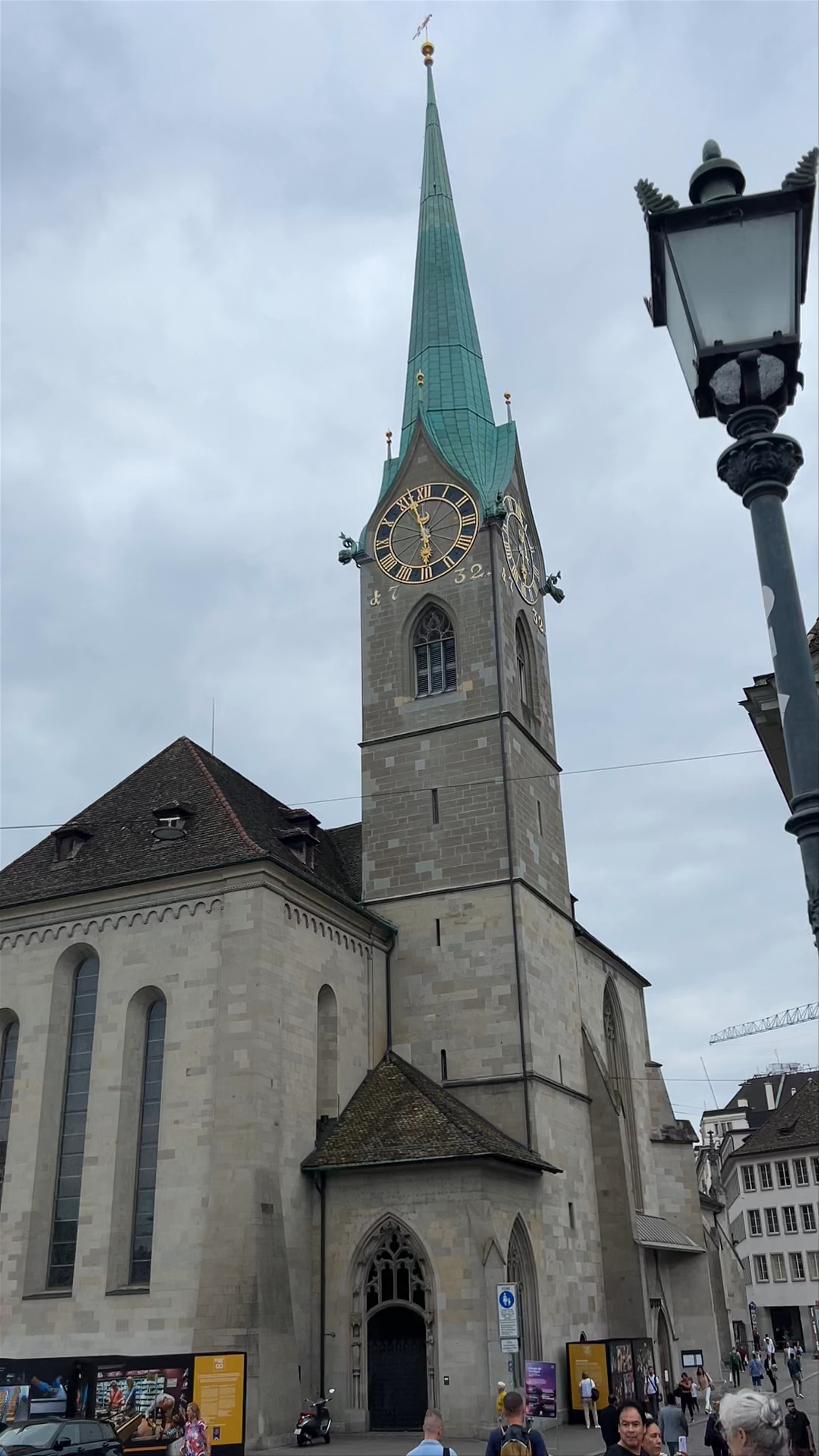 Grossmünster Church: Historic Icon of Zürich