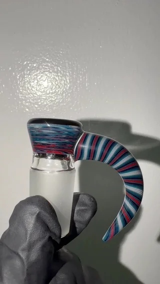 Preview pic of Bhombbhomb Glass wigwag 🛝