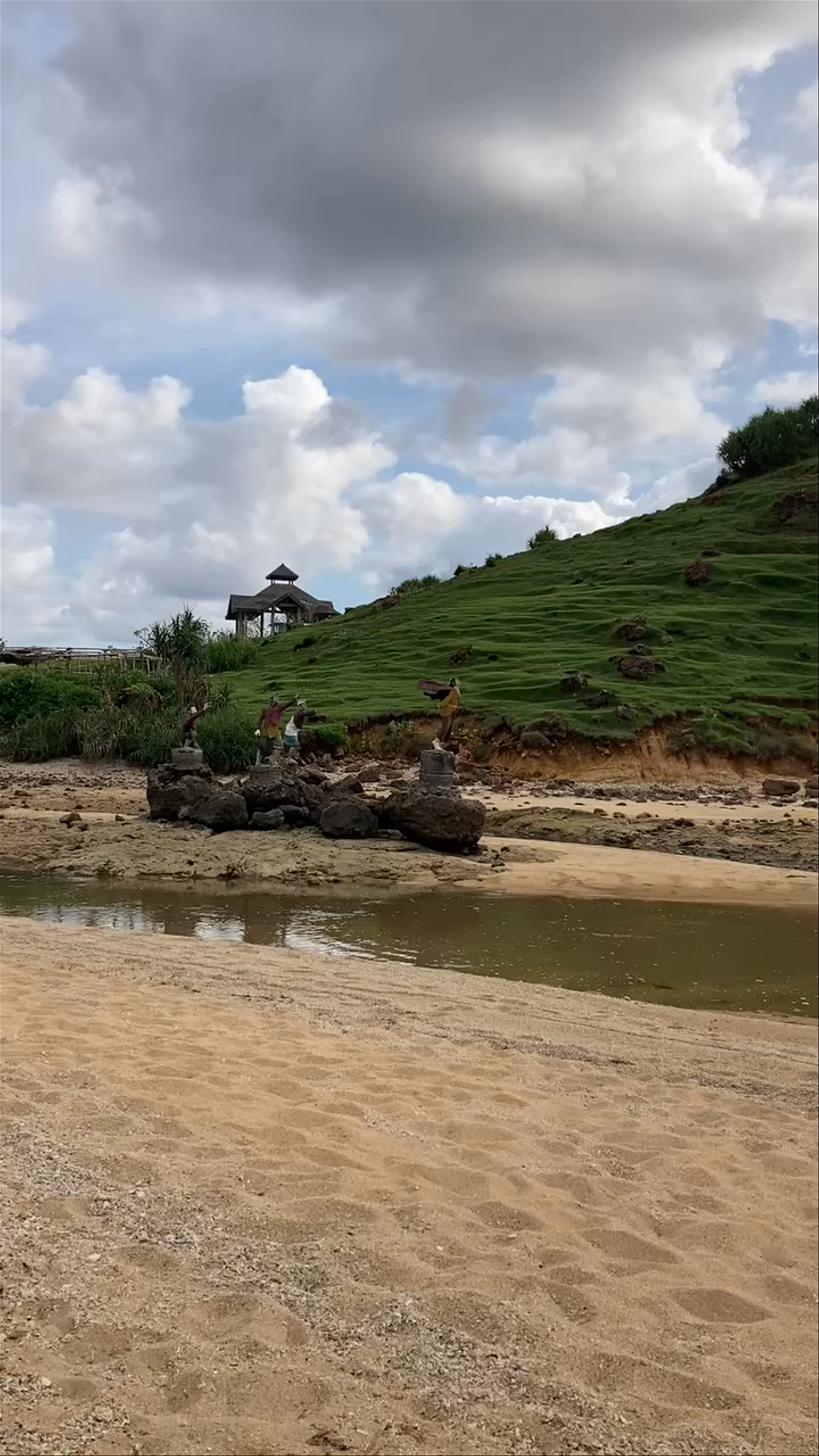 Mandalika Princess Statue and Beach Walk Experience in Kuta, Lombok