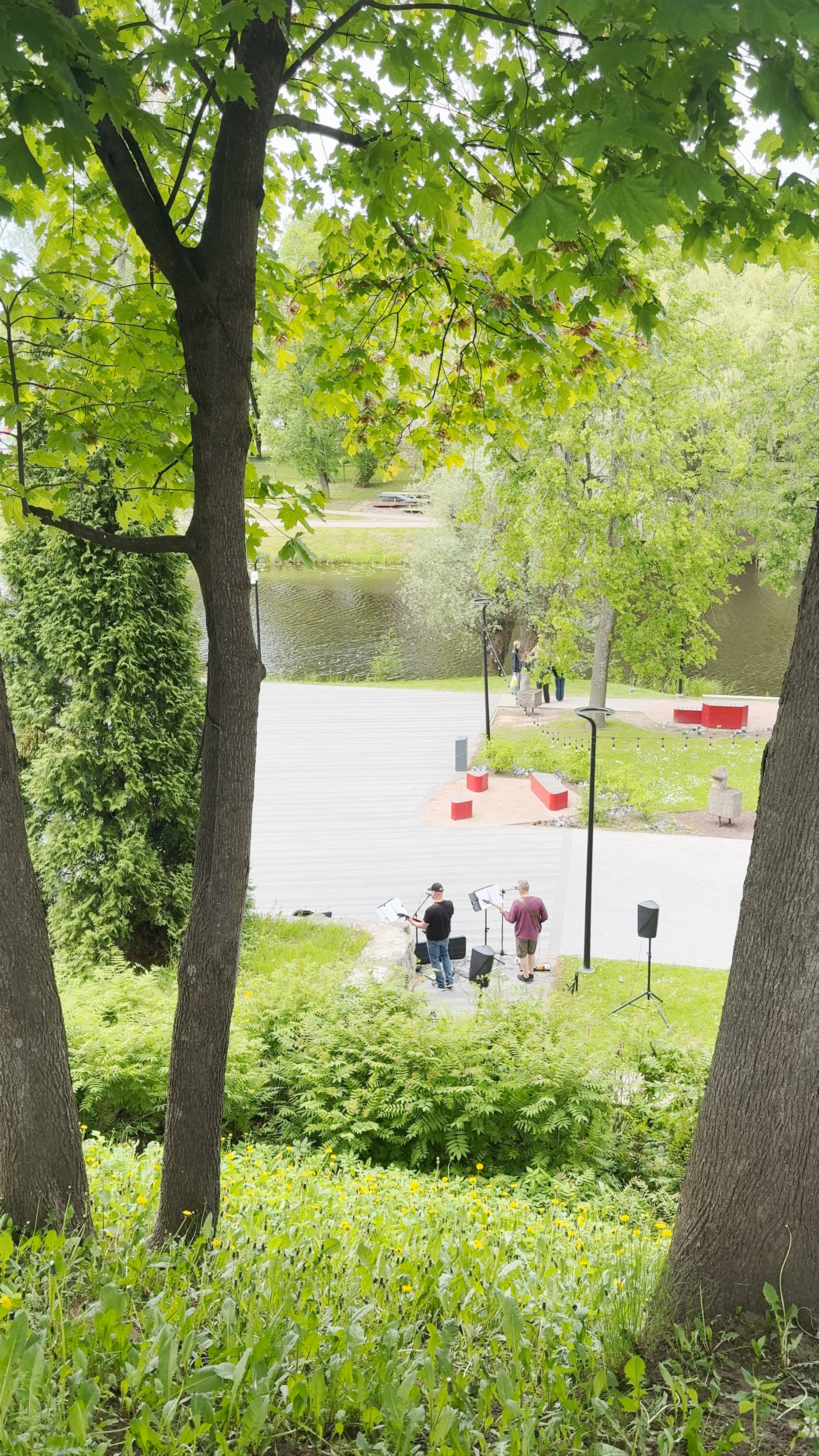 Dzirnavu ezeriņa promenāde