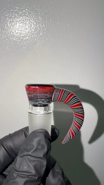 Preview pic of Bhombbhomb Glass wigwag π