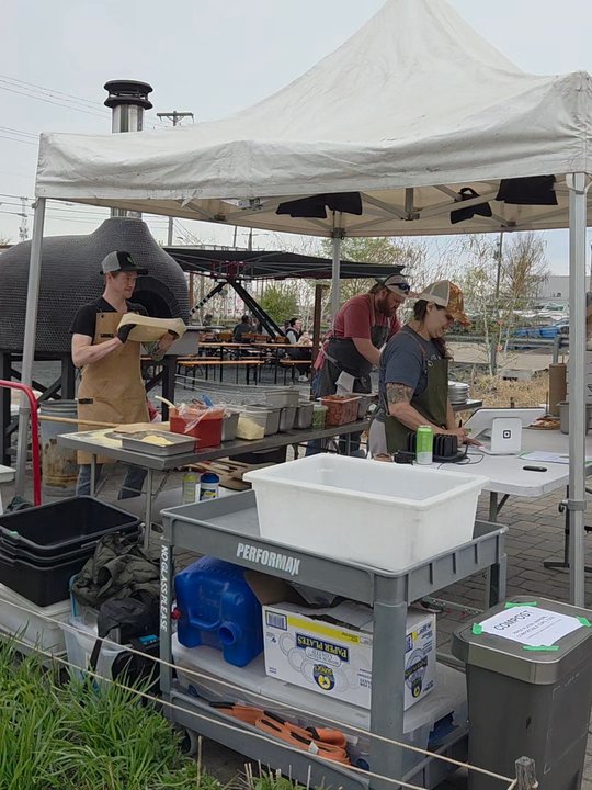 Farina Rossa  - They are at Bang Brewing for the summer AS WELL AS their NE Mpls location on Central and Lowry. - Pizza Near Me - Minneapolis, Minnesota