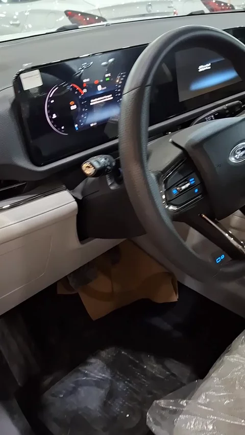 فورد تريتوري Trend 2025