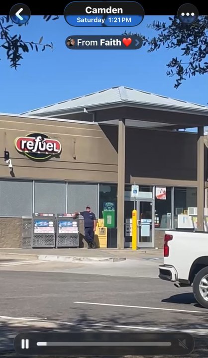 Exxon - The managers husband/bff who knows but the behavior of telling people to suck his midsection.Corp office and CEO were contacted - Gas Stations Near Me - CAMDEN, South Carolina