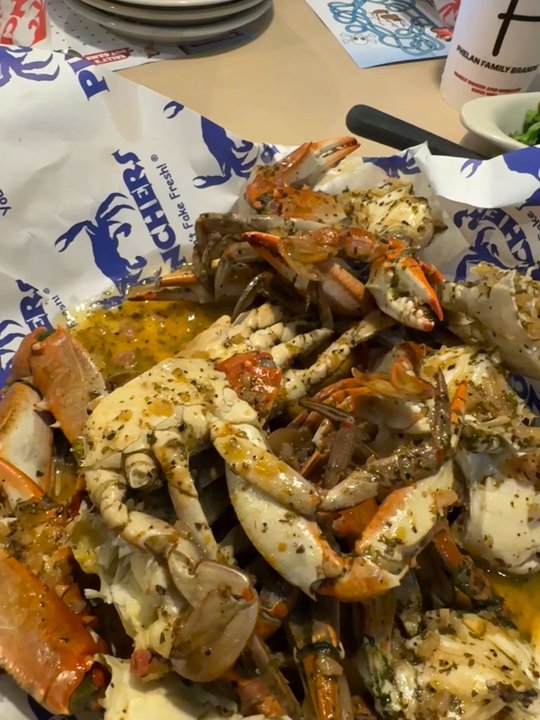 Pinchers - Close up of BLUE CRAB CLUSTERS - Seafood Near Me - Wesley Chapel, Florida