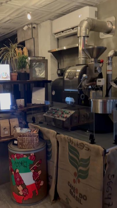 The Coffee Maker - Beautiful cozy coffee shop! - Desserts Near Me - New City, New York