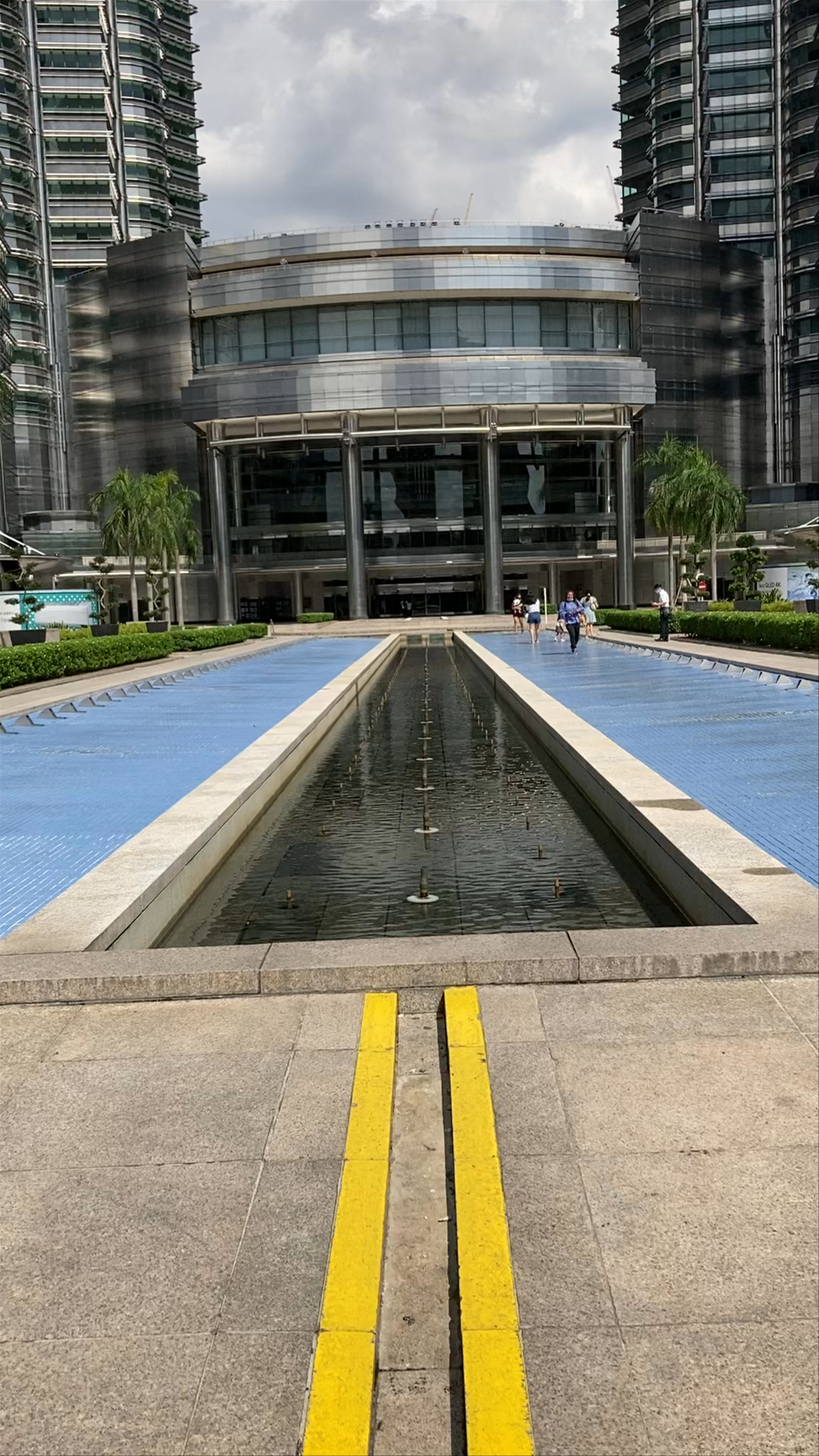 Petronas Twin Towers: Iconic Architectural Marvel in Kuala Lumpur