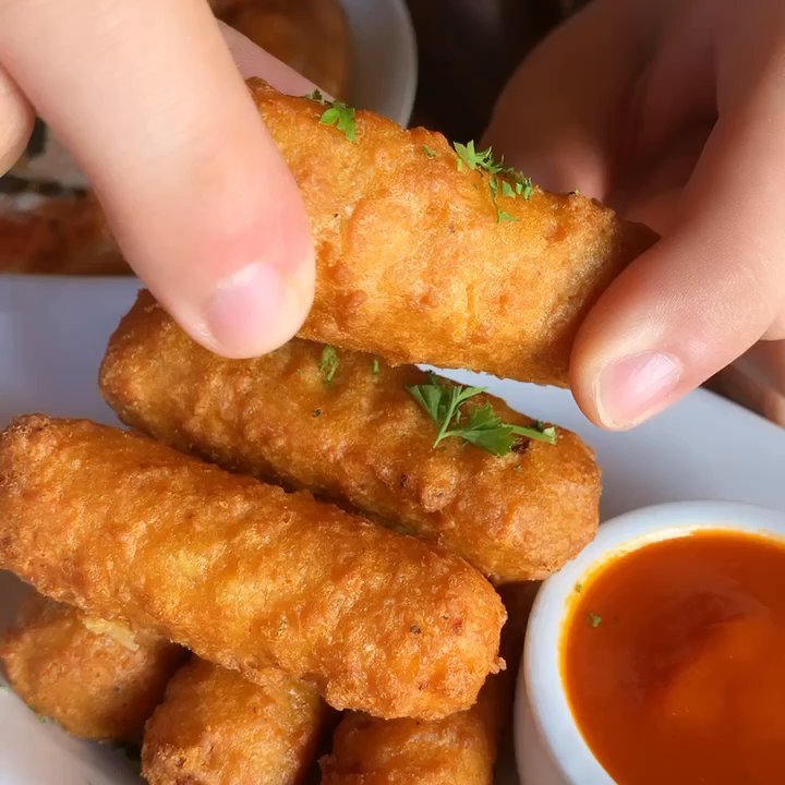1803 Pizza Kitchen - Mozzarella stick = successful cheese pull - Pizza Near Me - Orlando, Florida