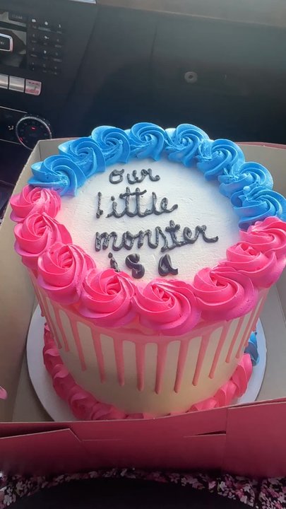 Vegas Bakery - Very disappointed , To top it off they forgot to add "is a " and when they did it was a regular font not cursive . Hdspm - Bakeries Near Me - Las Vegas, Nevada