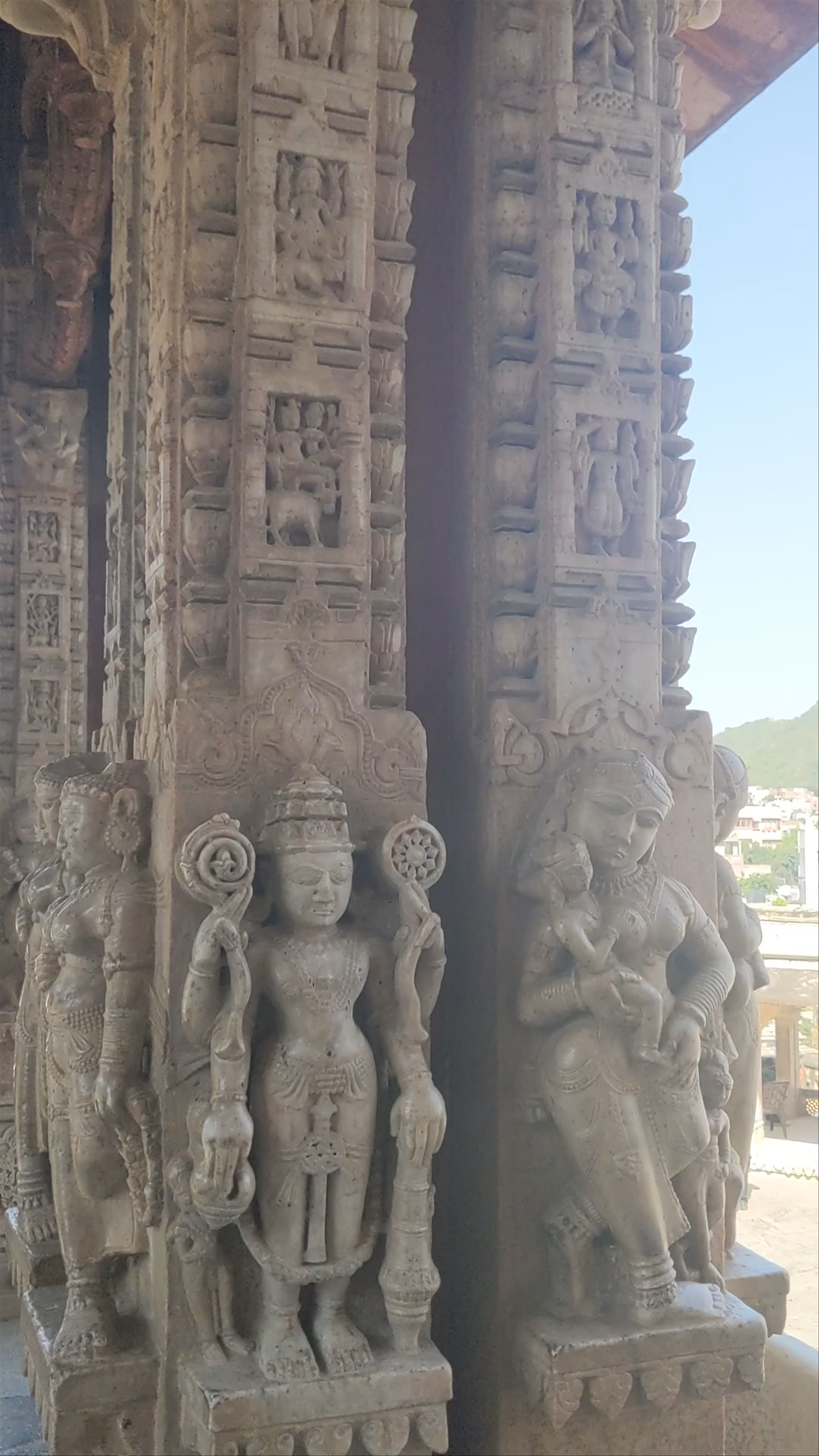 Shri Jagat Shiromani ji Temple: Ancient Sculptures and Spiritual Serenity in Jaipur