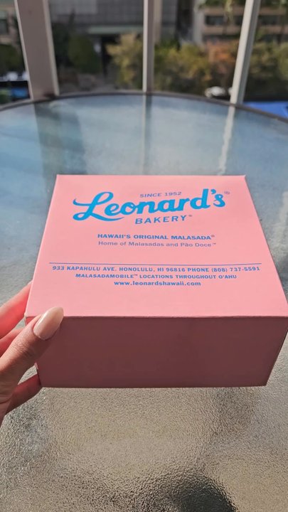 Leonard's Bakery Malasadamobile - Food Trucks Near Me - Honolulu, Hawaii