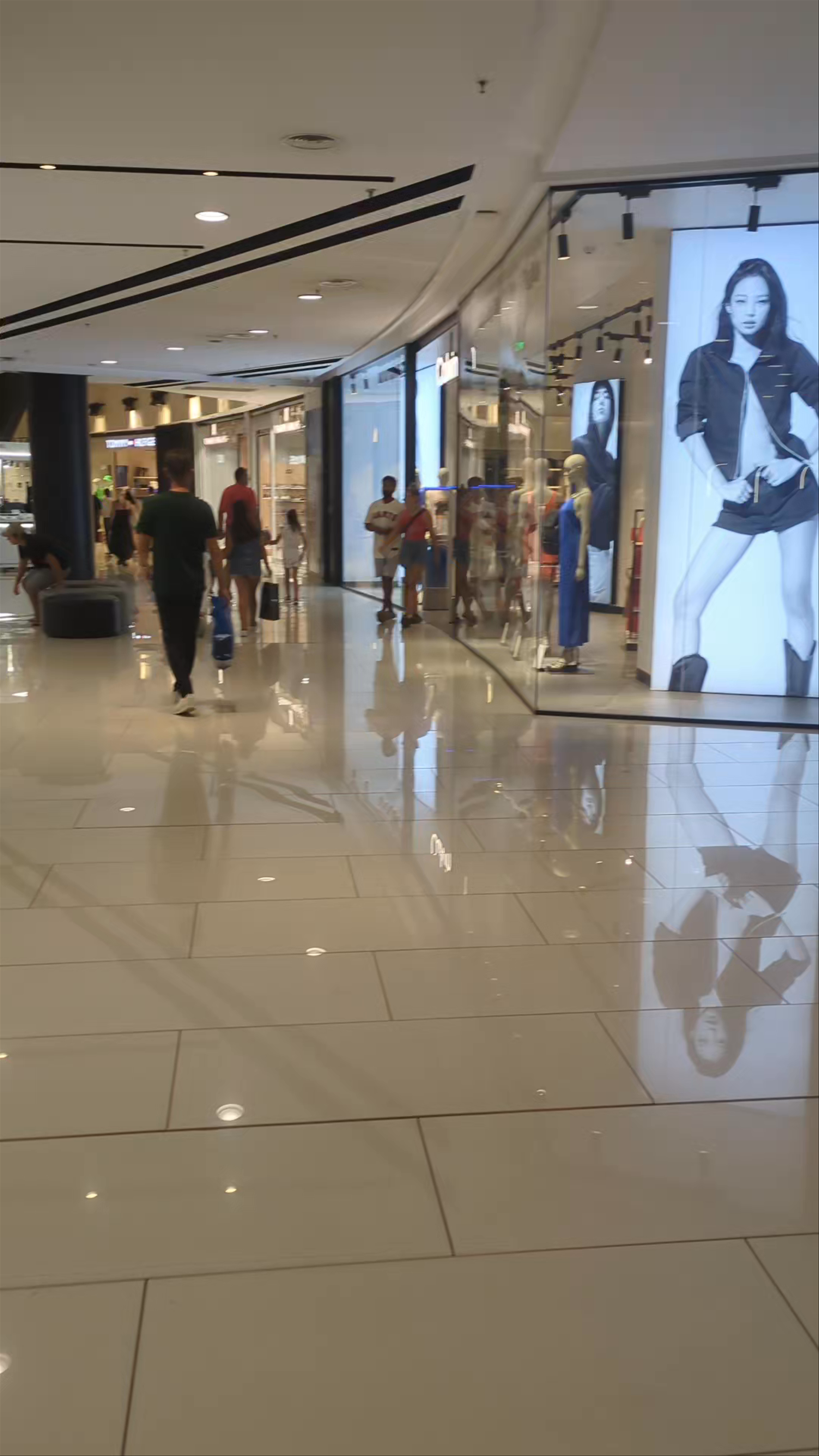Shopping and Style Experience at One Salonica Outlet Mall, Thessaloniki