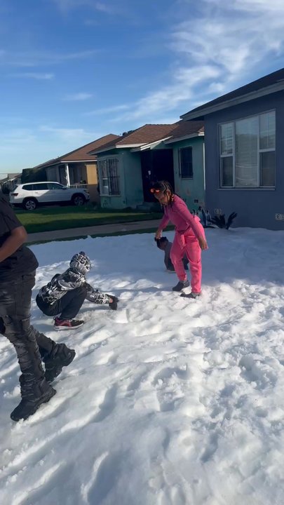 Long Beach Ice - Snow Day in LA! Thank you Long Beach Ice. - Ice Delivery Near Me - Long Beach, California