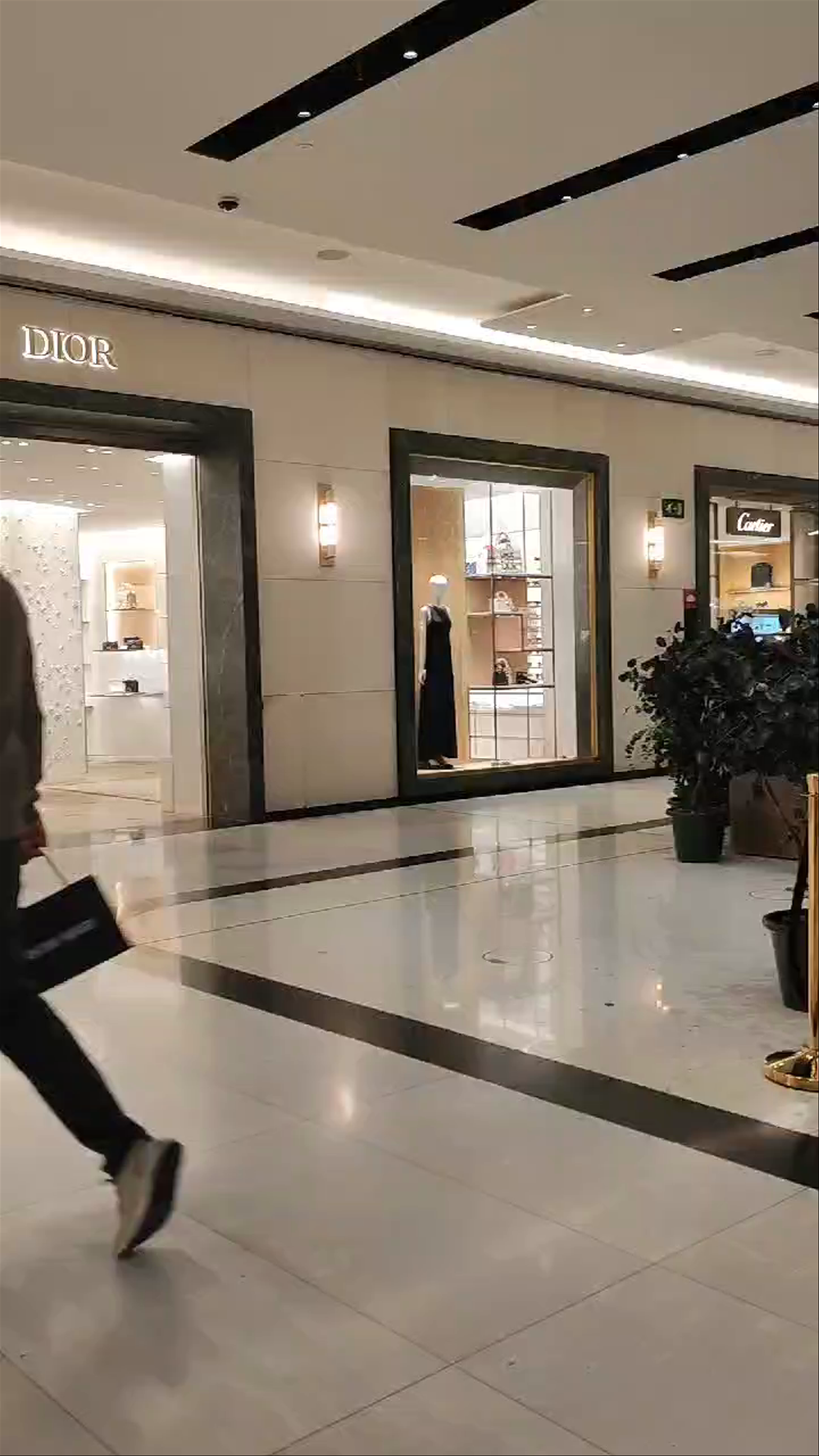 Galería Canalejas: Luxury Shopping Experience in Madrid
