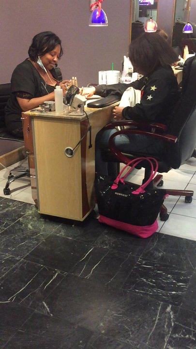90's Nails - This woman keep talking on her cell phone hands-free while with a client. Unprofessional! - Nail Salons Near Me - Dayton, Ohio