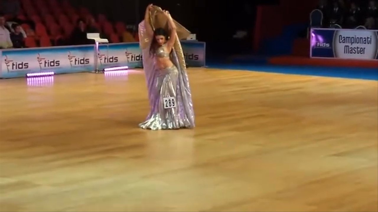 The Italian Dancer - Isis Wings Dance - video