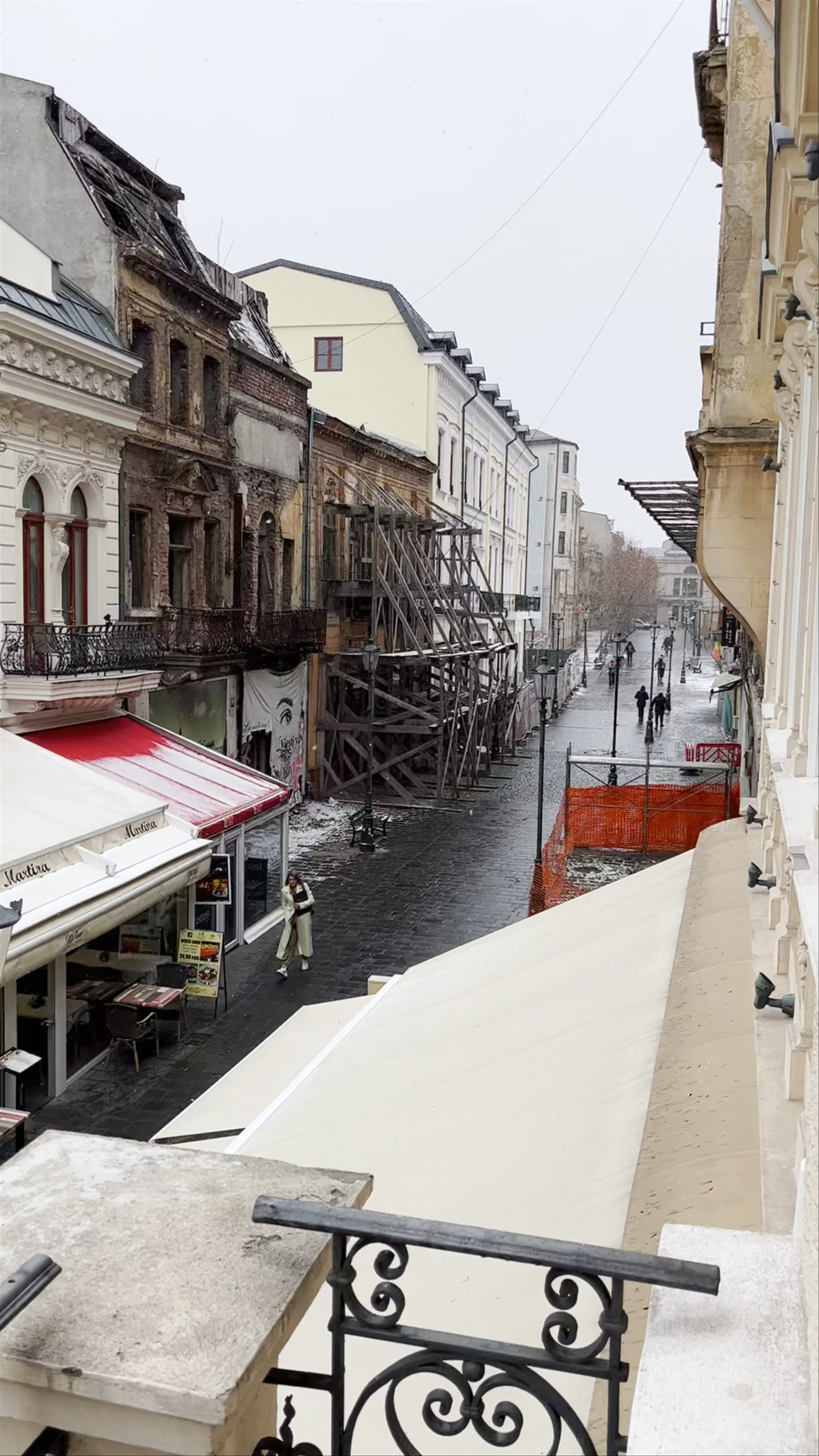 The Mansion, Strada Franceză