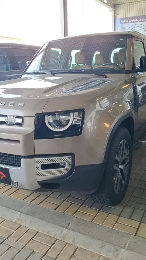 لاند روفر ديفندر 110 S 2023