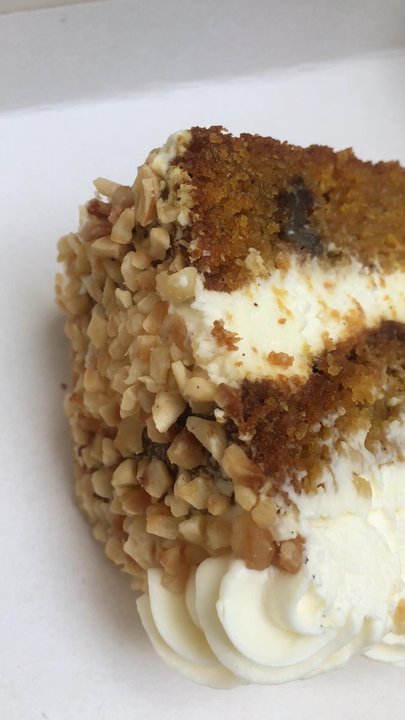French American Bakery - Carrot cake de folie - Salad Near Me - Paris, 75