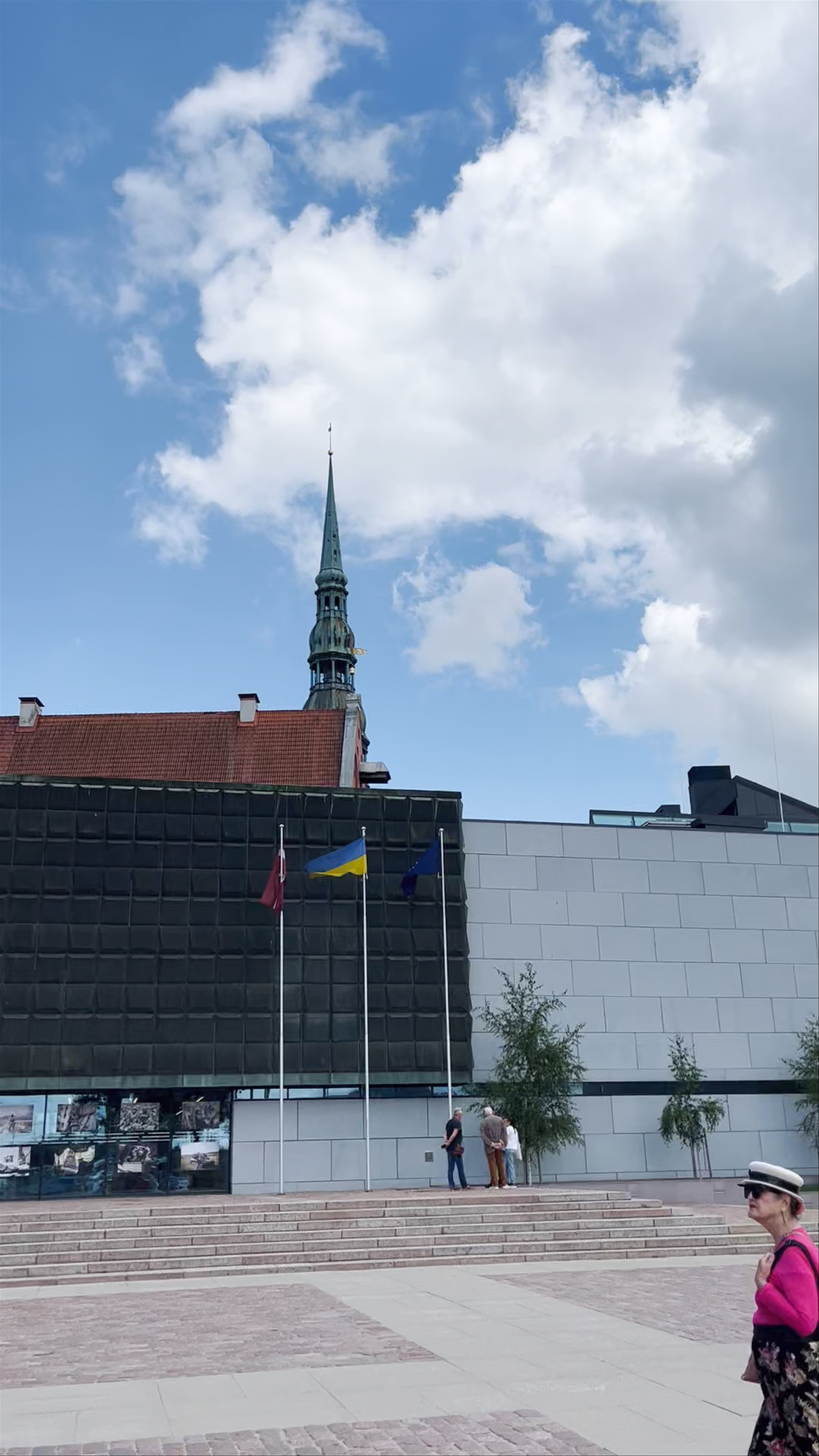 Latvian Riflemen Monument: A Stoic Tribute in Central Riga