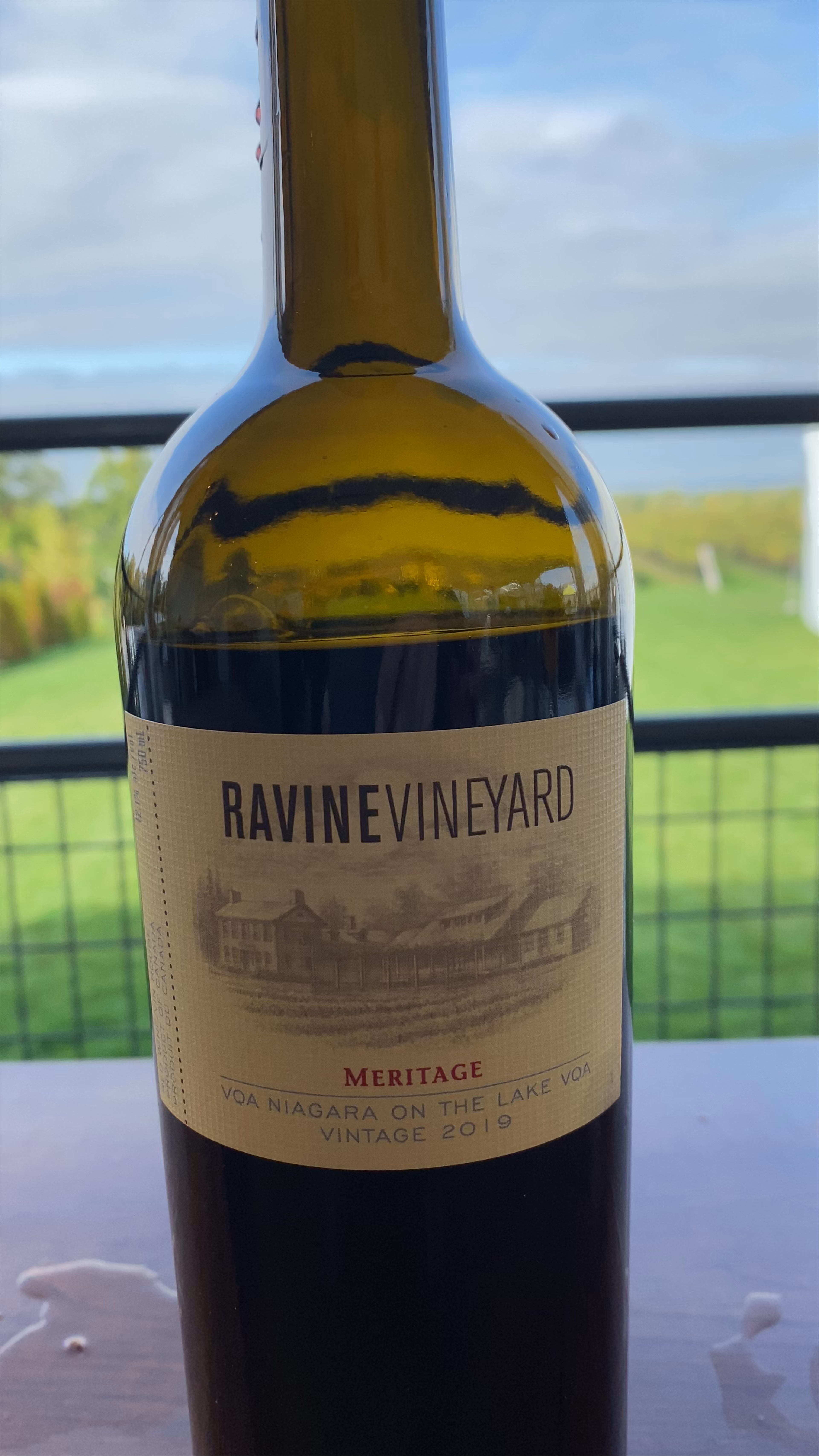 Ravine Vineyard Estate Winery: Wine Tasting in Niagara-on-the-Lake