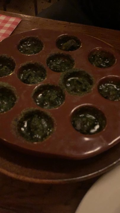 Le Temps des Cerises - Escargot! - French Near Me - Paris, 75