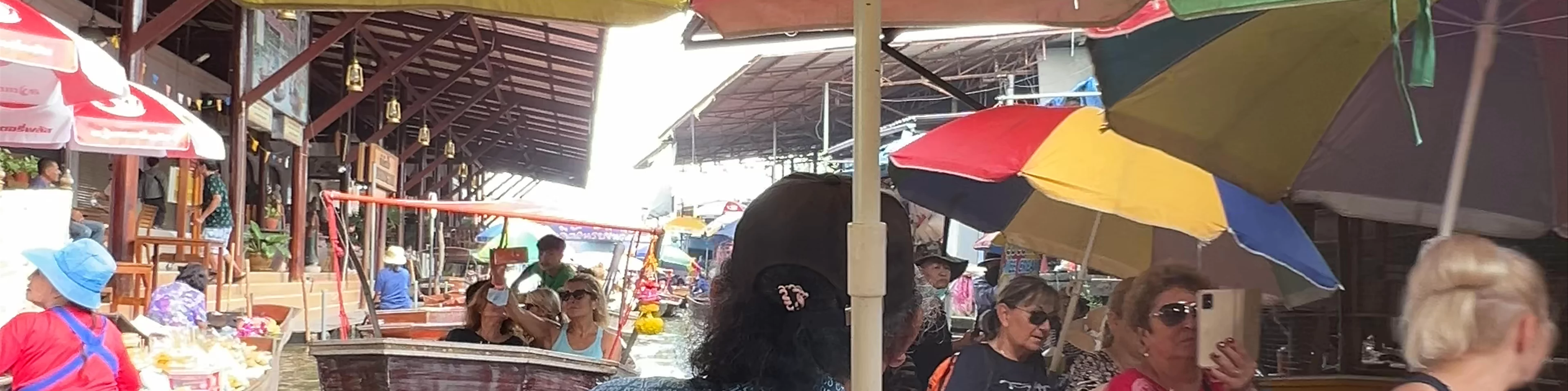 Damnoen Saduak Floating Market