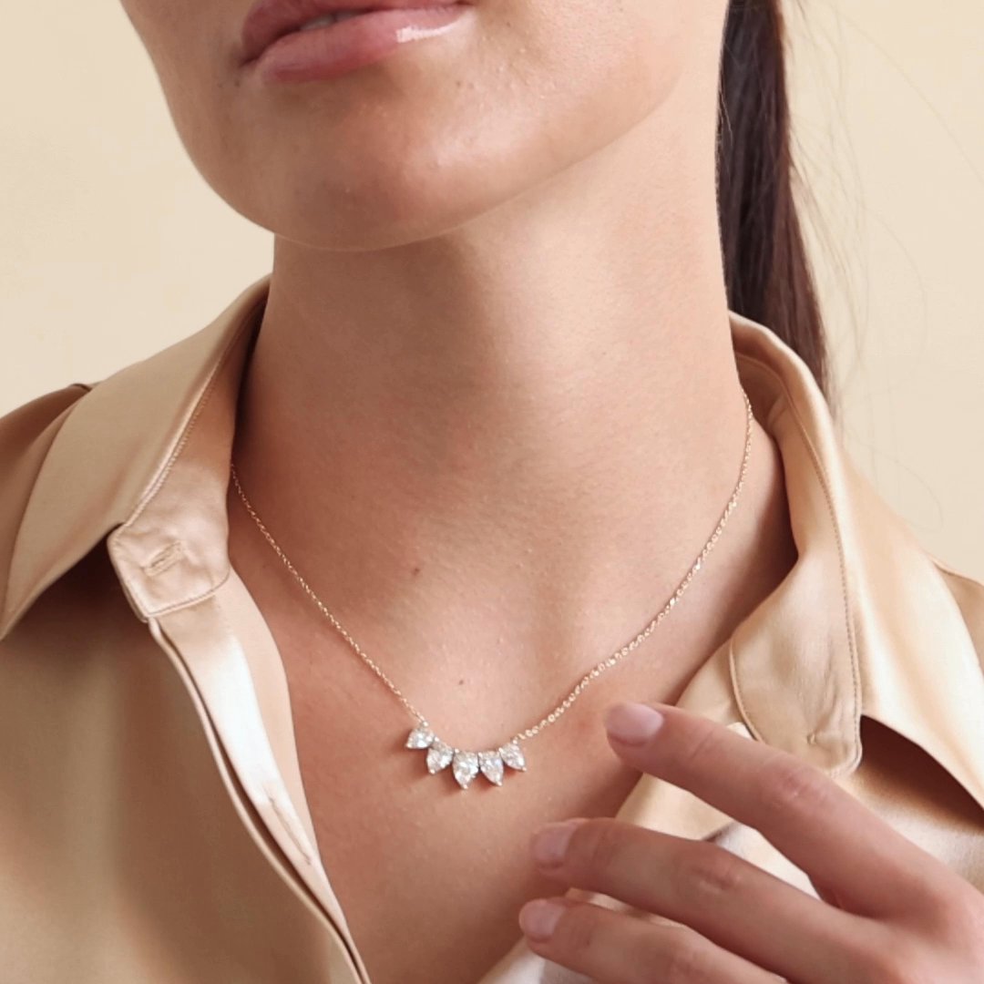 Arc Necklace | Pear | 14k | White Gold | diamondCount: 5 | diamondSize: large | chainLength: 16-18