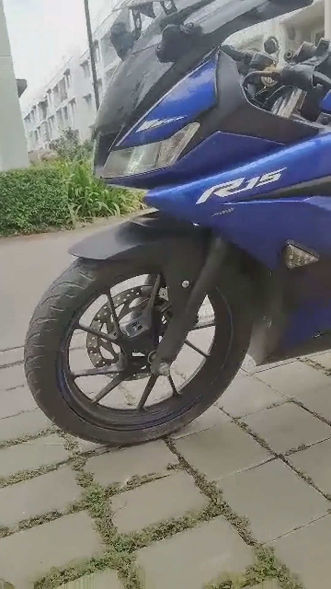 Walk-around video thumbnail