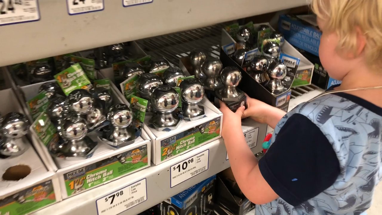 Lowe's Home Improvement - Checking out the hardware. - Hardware Stores Near Me - Lynnwood, Washington