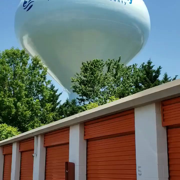 Public Storage - Roaches found inside our unit!!! BE CAREFUL STORING YOUR BELONGINGS HERE!!! - Self Storage Near Me - Woodbridge, Virginia