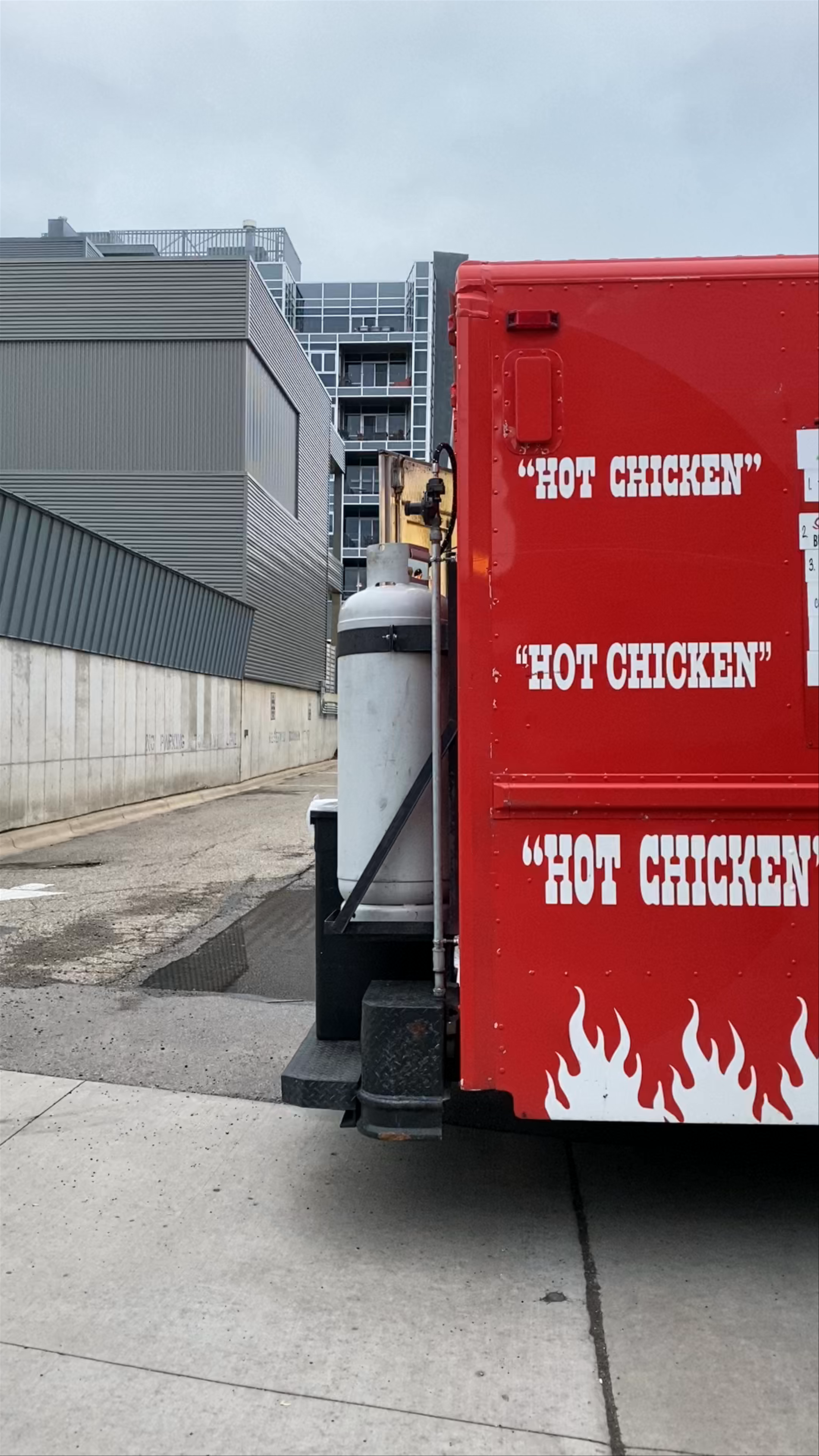 Nashville Hot Chicken Food Truck Experience in Minneapolis
