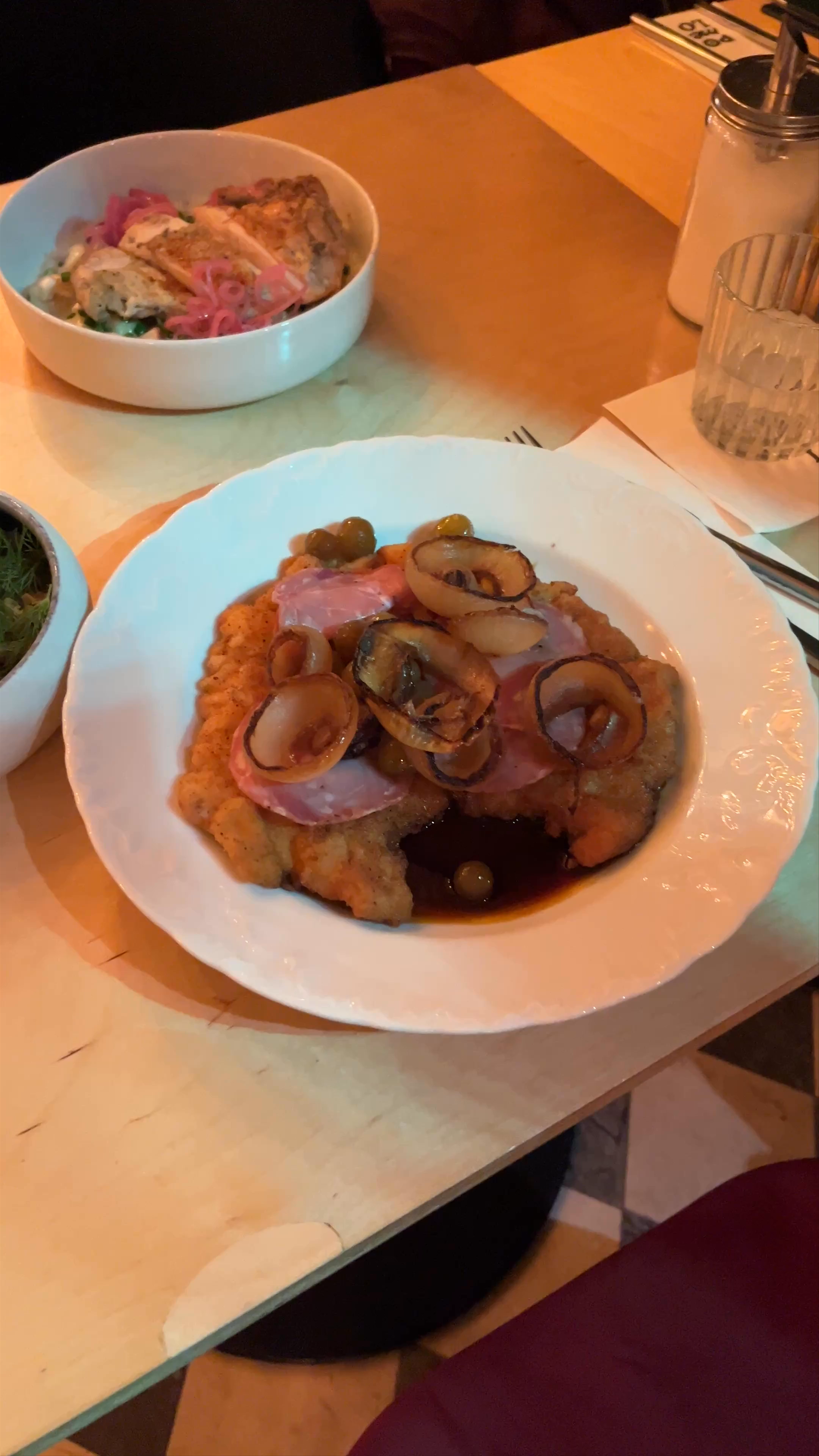 Pomelo Bistro