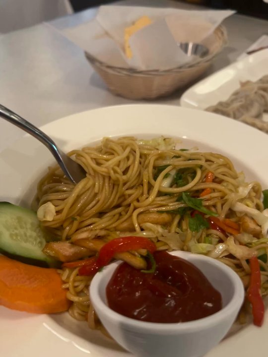 Lakeside NYC - Chow mien - Himalayan/Nepalese Near Me - Queens, New York