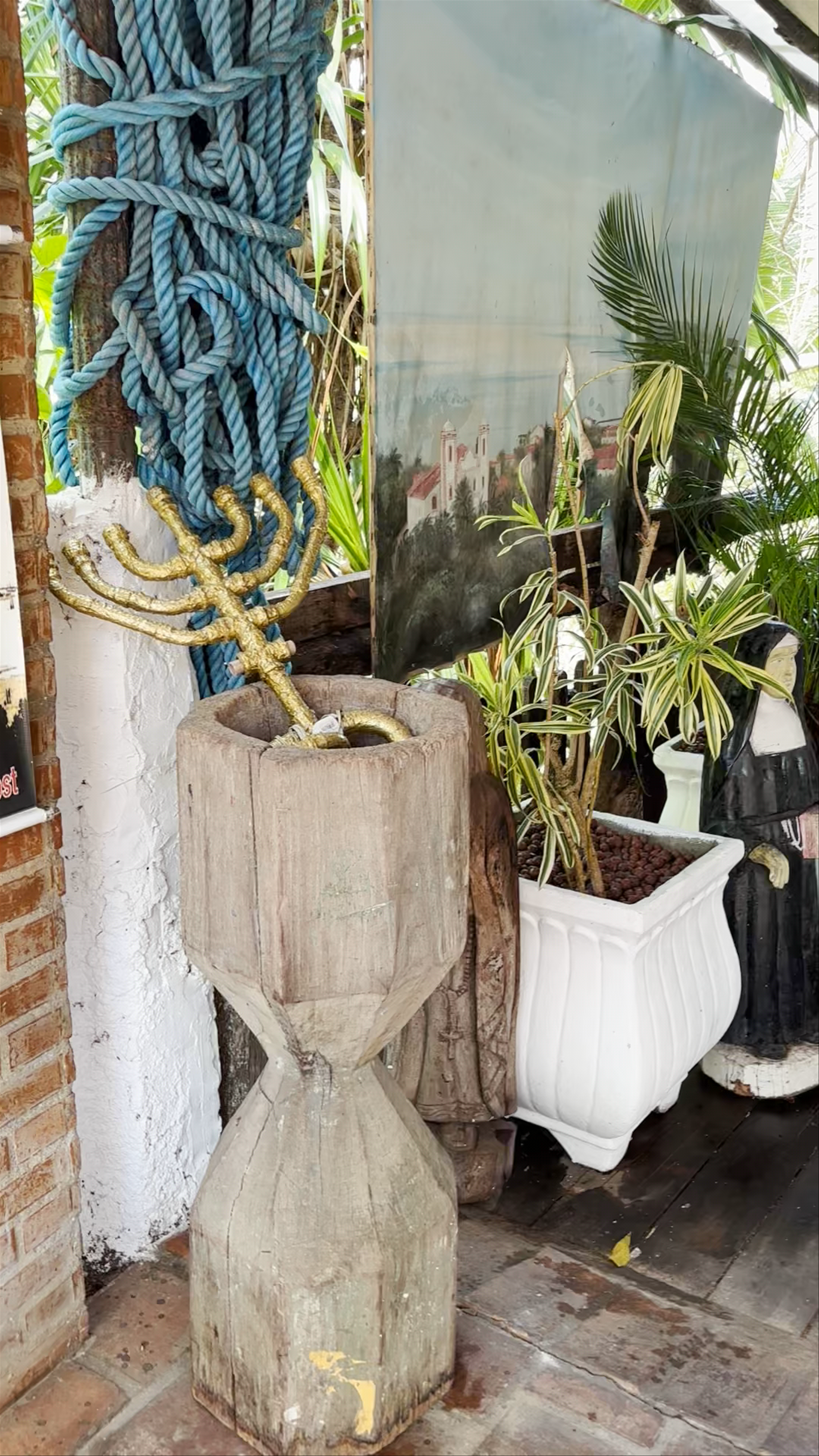 Galeria São Salvador - Galeria de Arte | Loja de artesanato | Loja de presentes | Antiga Casa de Branca Dias - Rua Bispo Coutinho - Carmo