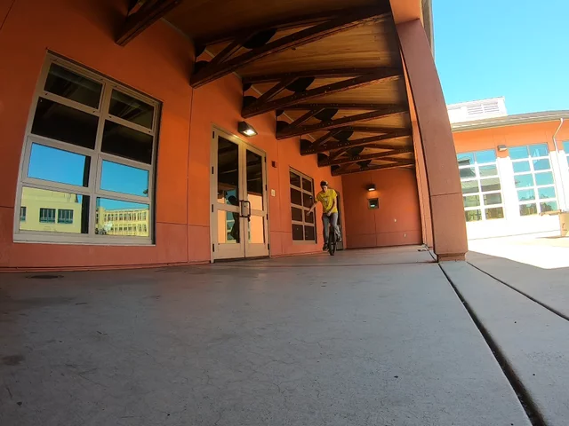 riu set: Schultz walk x2 - leg wrap - backroll
