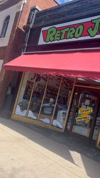 RETRO JUNK - Updated June 2026 - 141 Photos & 15 Reviews - 757 Main St ...