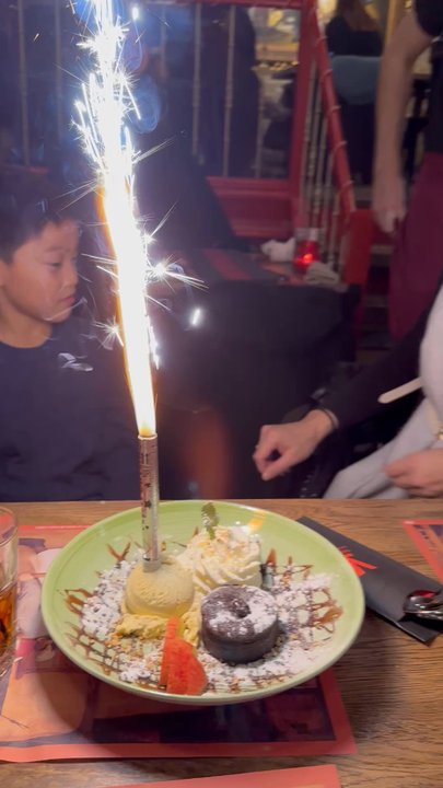 Het Karbeel - They came out with this amazing desserts after I asked them if they have anything for birthdays. - Fondue Near Me - Amsterdam, New Hampshire