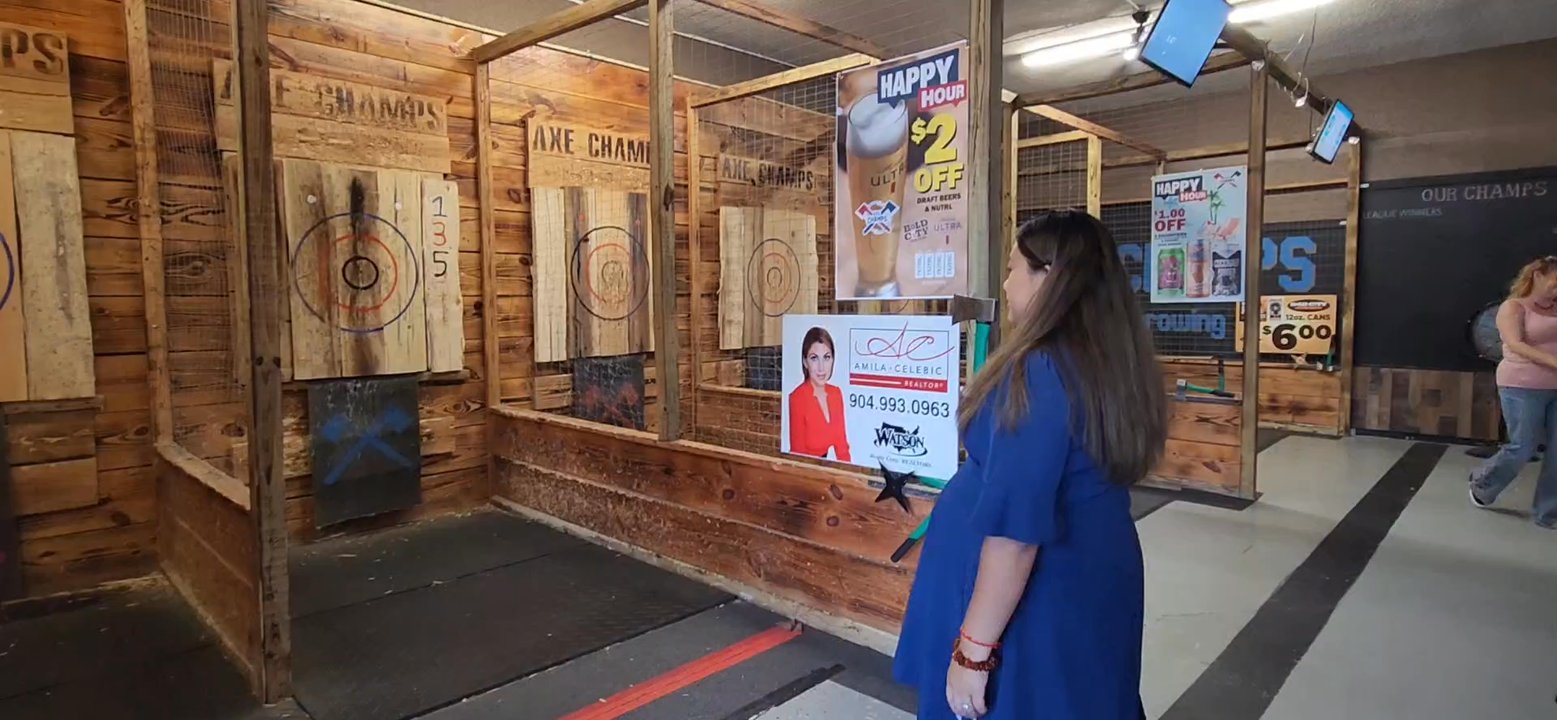Axe Champs - Throwing - Axe Throwing Near Me - Jacksonville, Florida